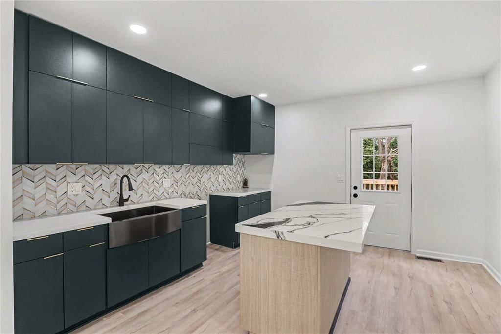 302 S Boeke Street — photo 6