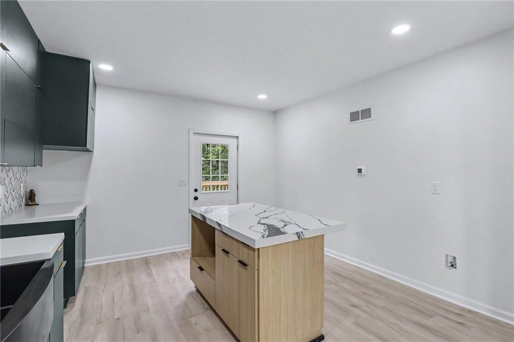 302 S Boeke Street — photo 9