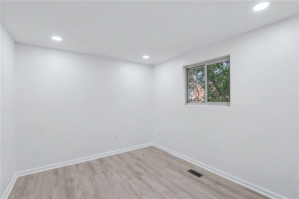 302 S Boeke Street — photo 16