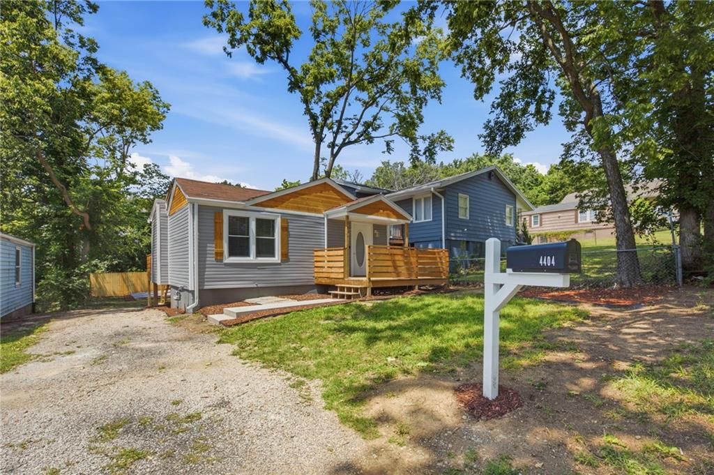 4404 Jackson Avenue — photo 1