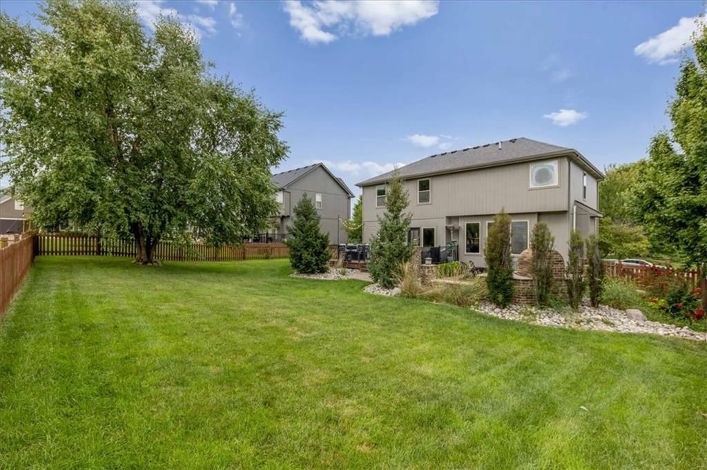 1222 Wiltshire Boulevard — photo 31