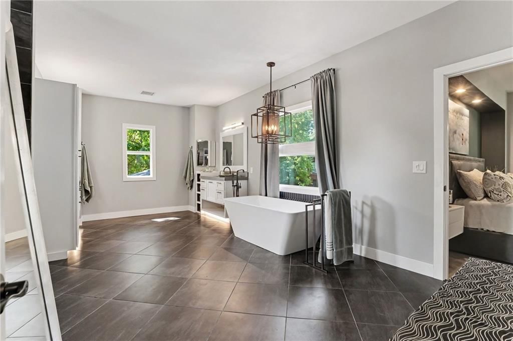 Photo 22 of 62, 4718 N Mulberry Court, Kansas City, MO 64116