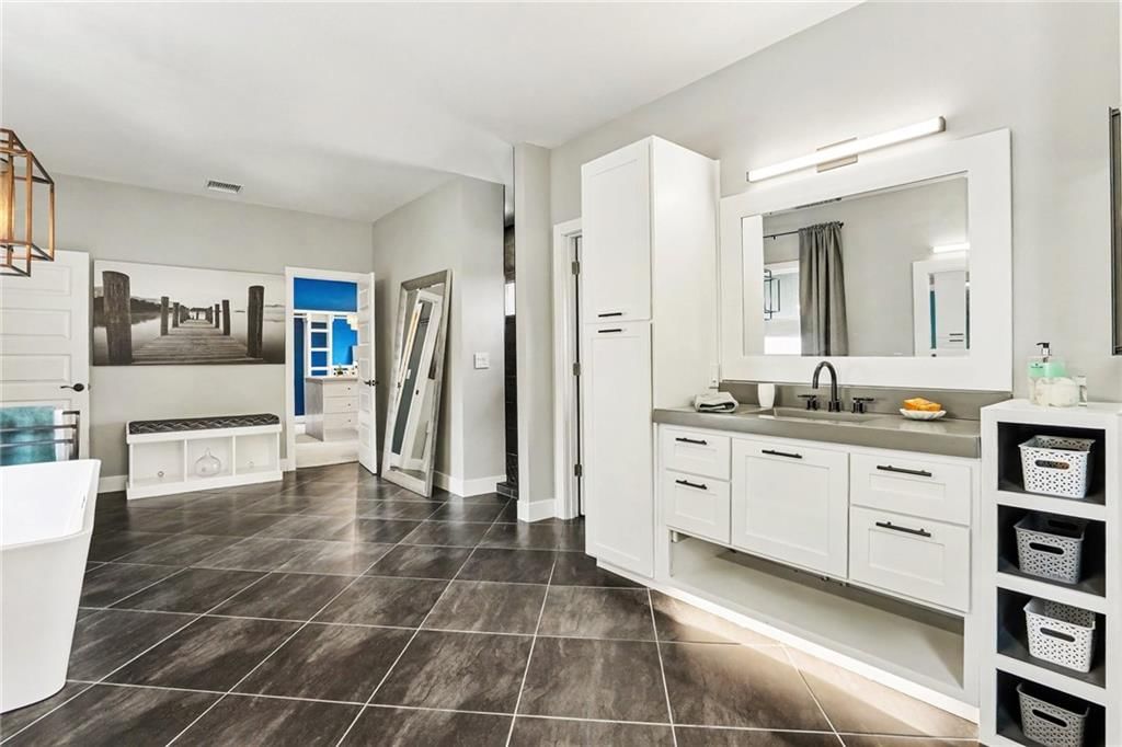Photo 23 of 62 - 4718 N Mulberry Court, Kansas City, MO 64116