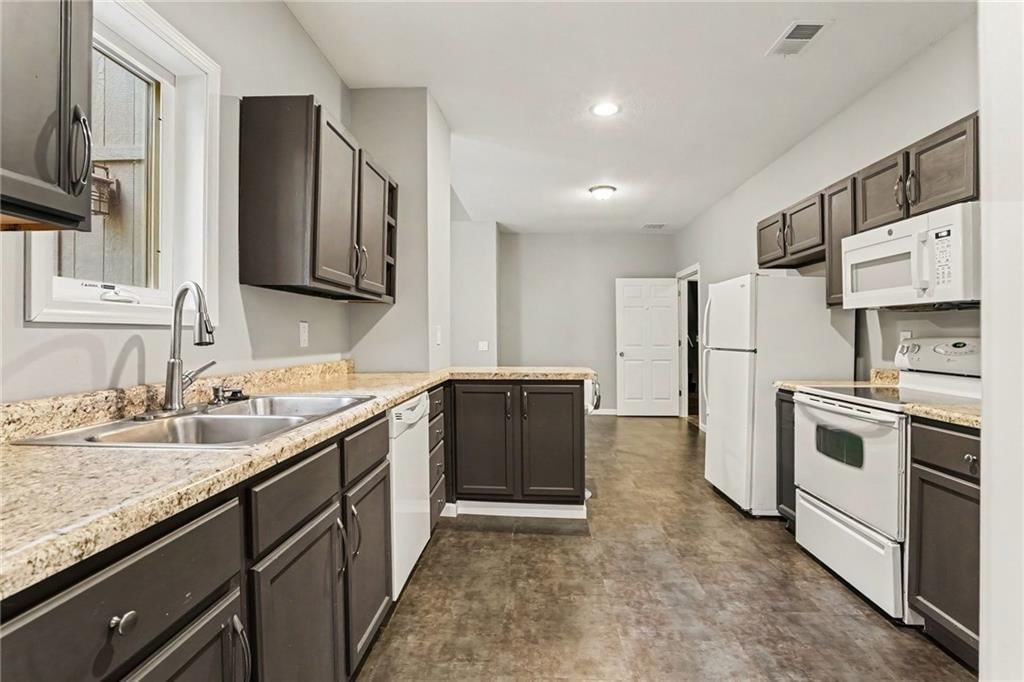 Photo 42 of 62 - 4718 N Mulberry Court, Kansas City, MO 64116