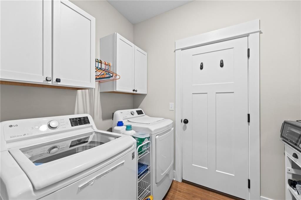819 Baker Street — photo 14