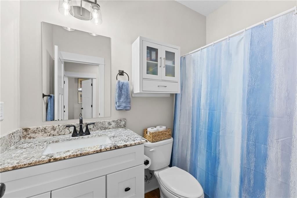 819 Baker Street — photo 21
