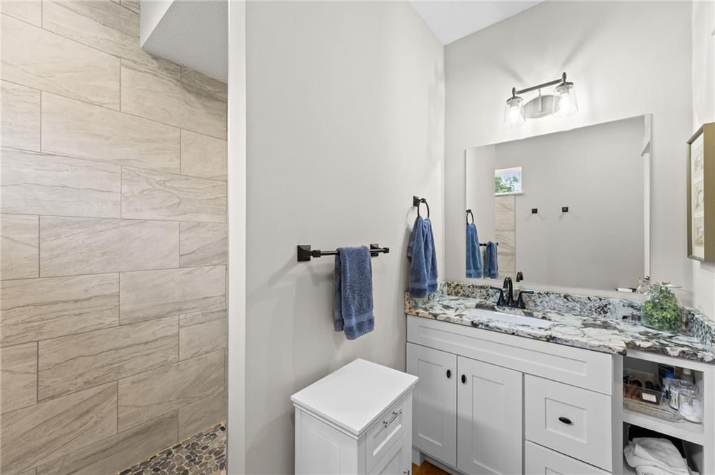 819 Baker Street — photo 25
