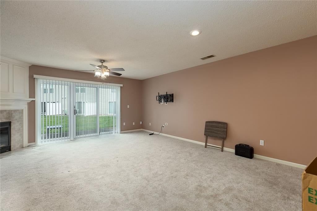 5438 N Fairmount Avenue — photo 7