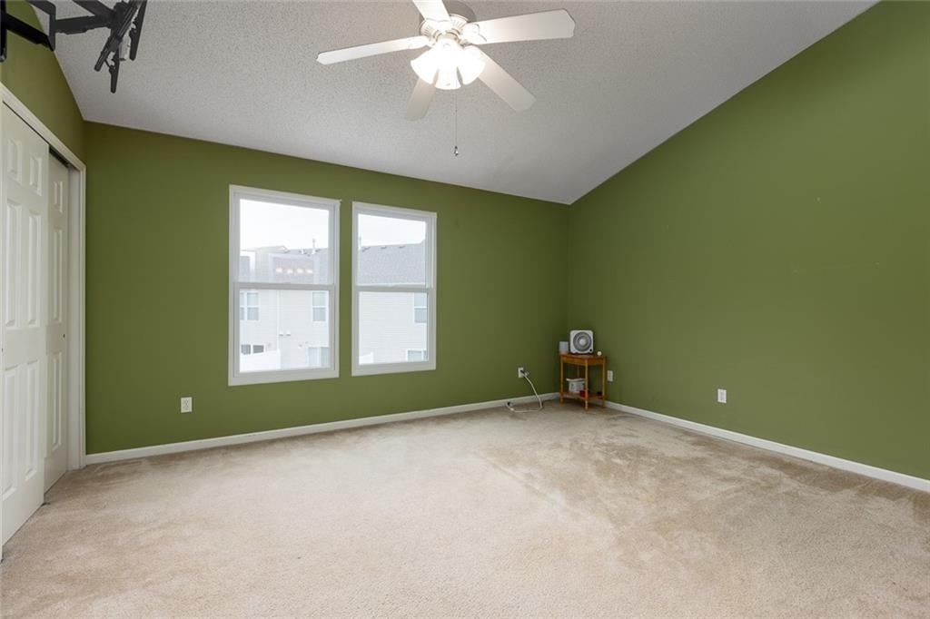 5438 N Fairmount Avenue — photo 14