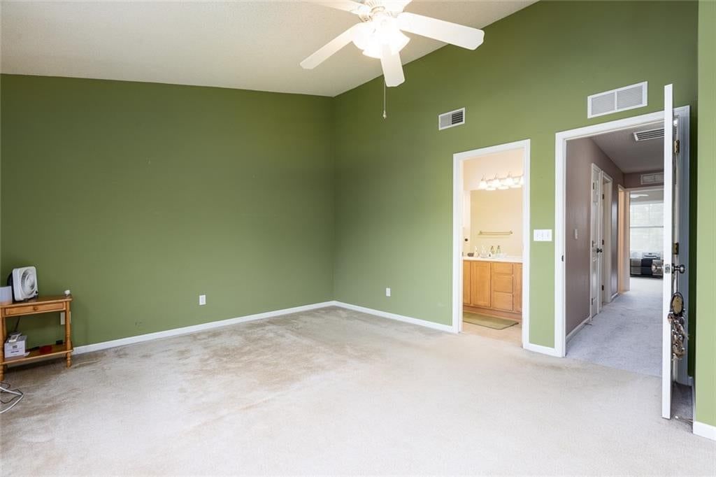 5438 N Fairmount Avenue — photo 15
