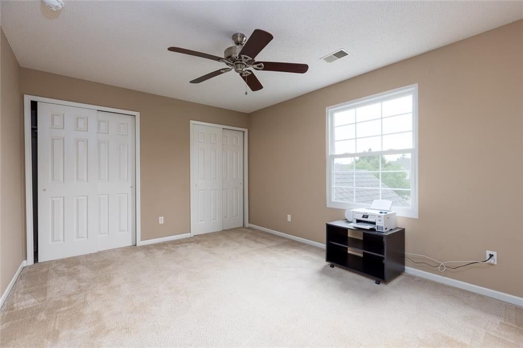 5438 N Fairmount Avenue — photo 18
