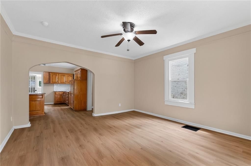 604 Laramie Street — photo 5