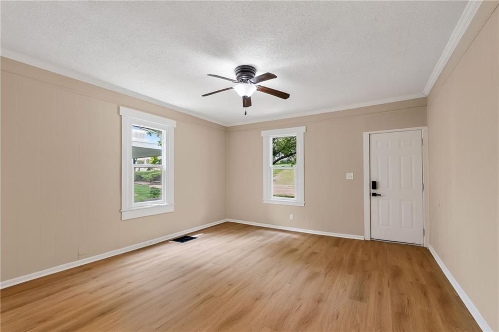 604 Laramie Street — photo 6