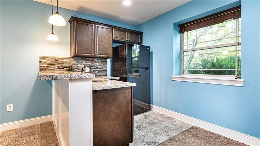 880 N Alder Street — photo 17