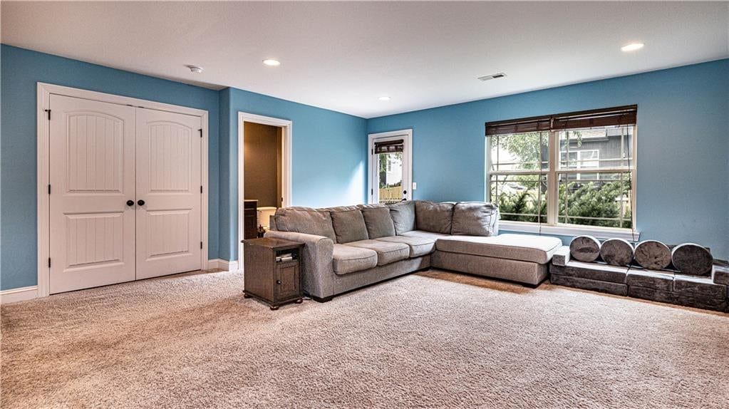 880 N Alder Street — photo 19