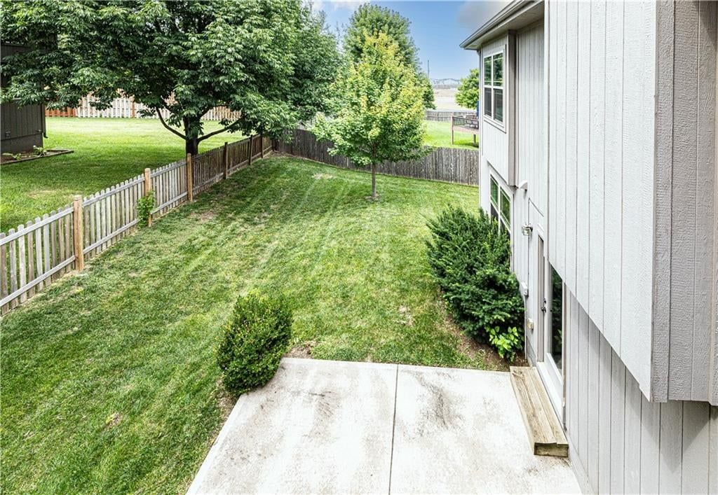 880 N Alder Street — photo 26
