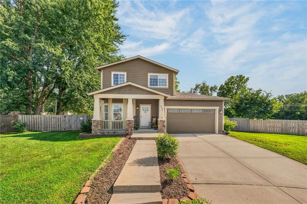 2000 Riverstone Drive, Excelsior Springs, MO: listing photo 2
