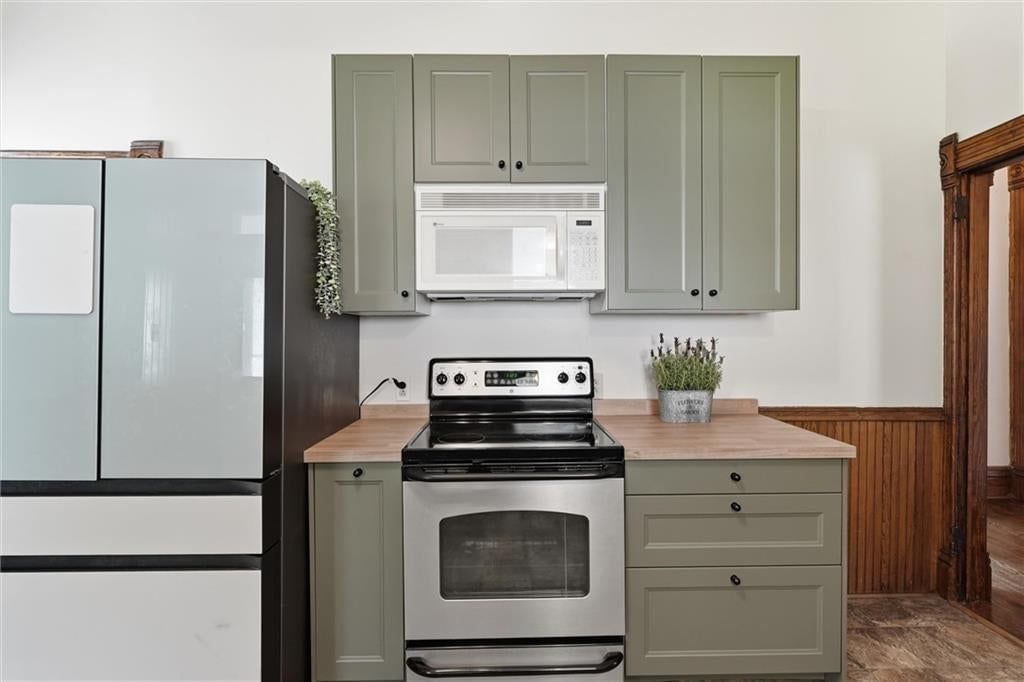 736 Walnut Street — photo 15