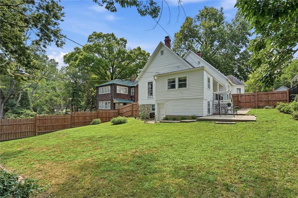 736 Walnut Street — photo 37