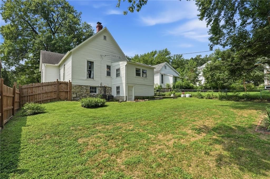 736 Walnut Street — photo 39