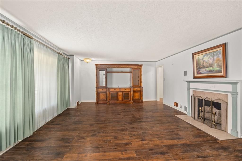 102 N Noyes Boulevard — photo 4