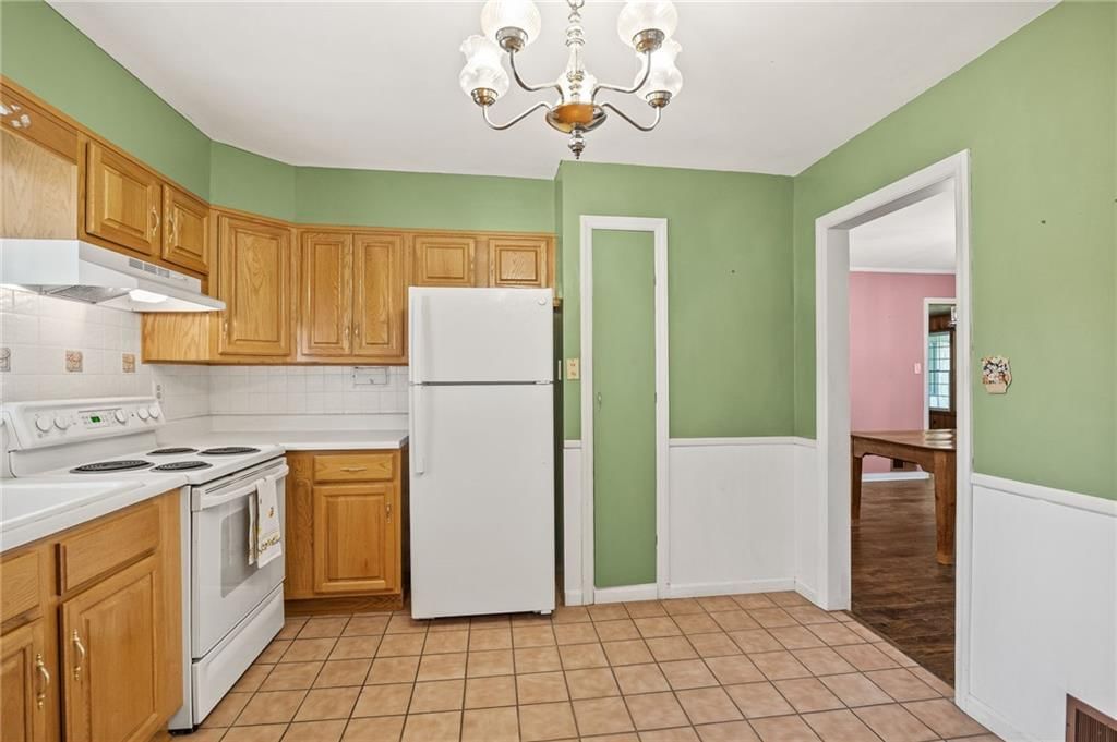 102 N Noyes Boulevard — photo 13