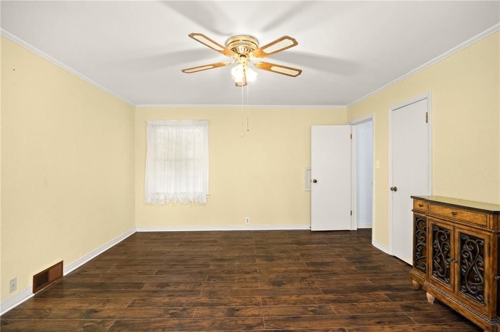102 N Noyes Boulevard — photo 25