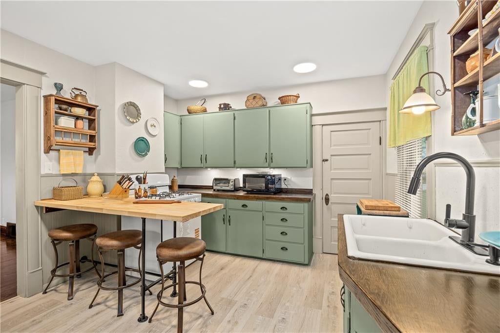 2629 Faraon Street — photo 4