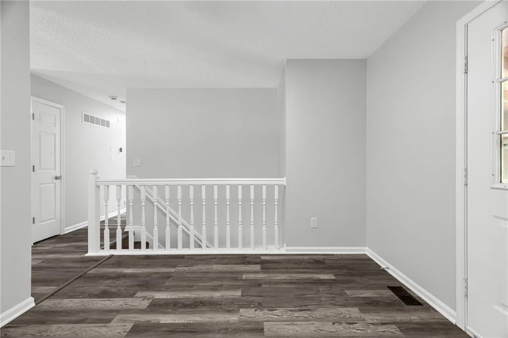 1504 NE Auburn Drive — photo 7