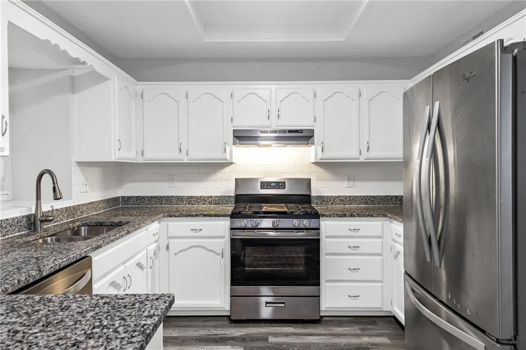 1504 NE Auburn Drive — photo 8