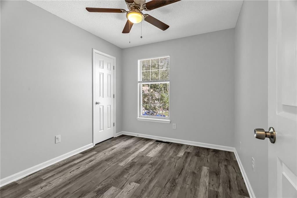 1504 NE Auburn Drive — photo 13