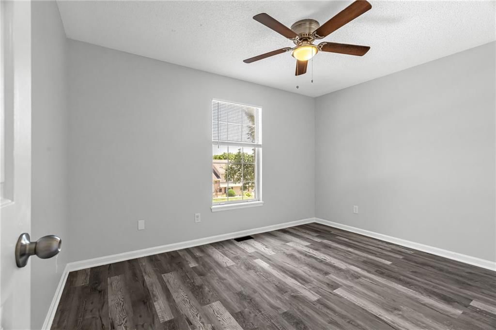 1504 NE Auburn Drive — photo 15