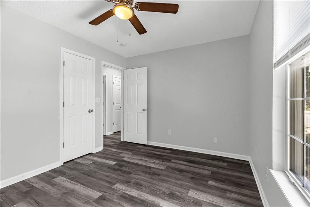 1504 NE Auburn Drive — photo 16