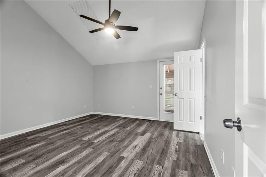 1504 NE Auburn Drive — photo 17