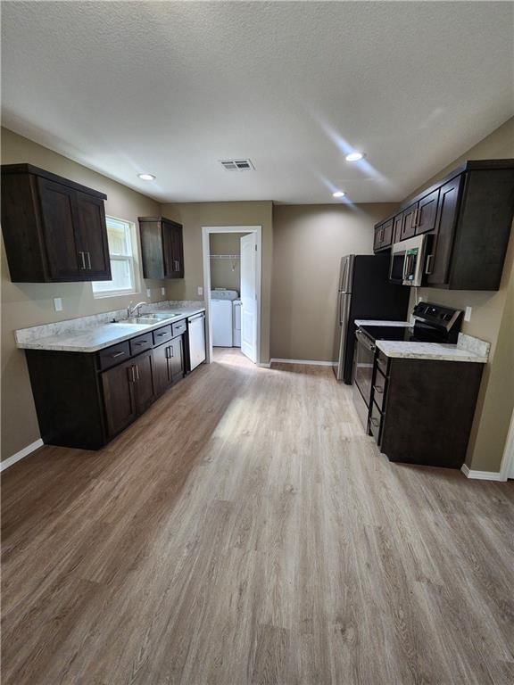 217 W Forest Street — photo 2