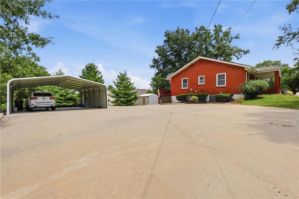 9404 NE Cookingham Drive — photo 4