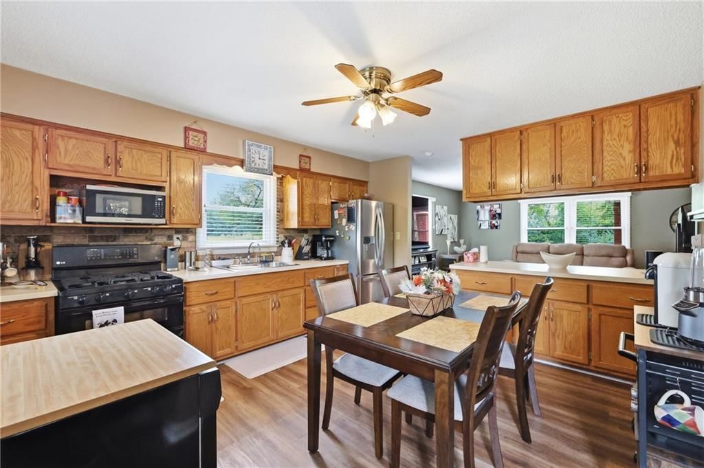 9404 NE Cookingham Drive — photo 11