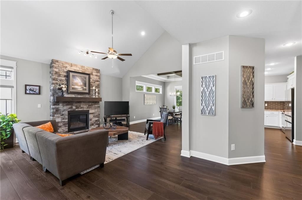 8425 Laramie Street — photo 8