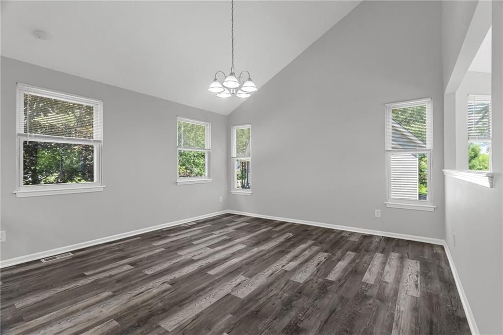 405 SE Onyx Circle — photo 3