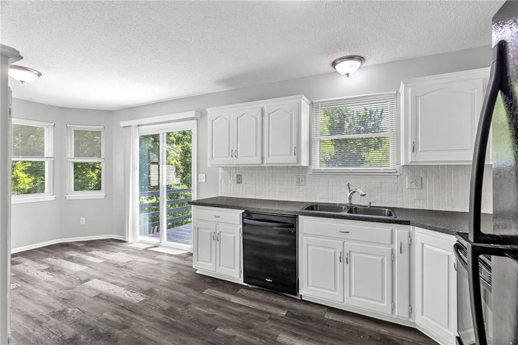 405 SE Onyx Circle — photo 6
