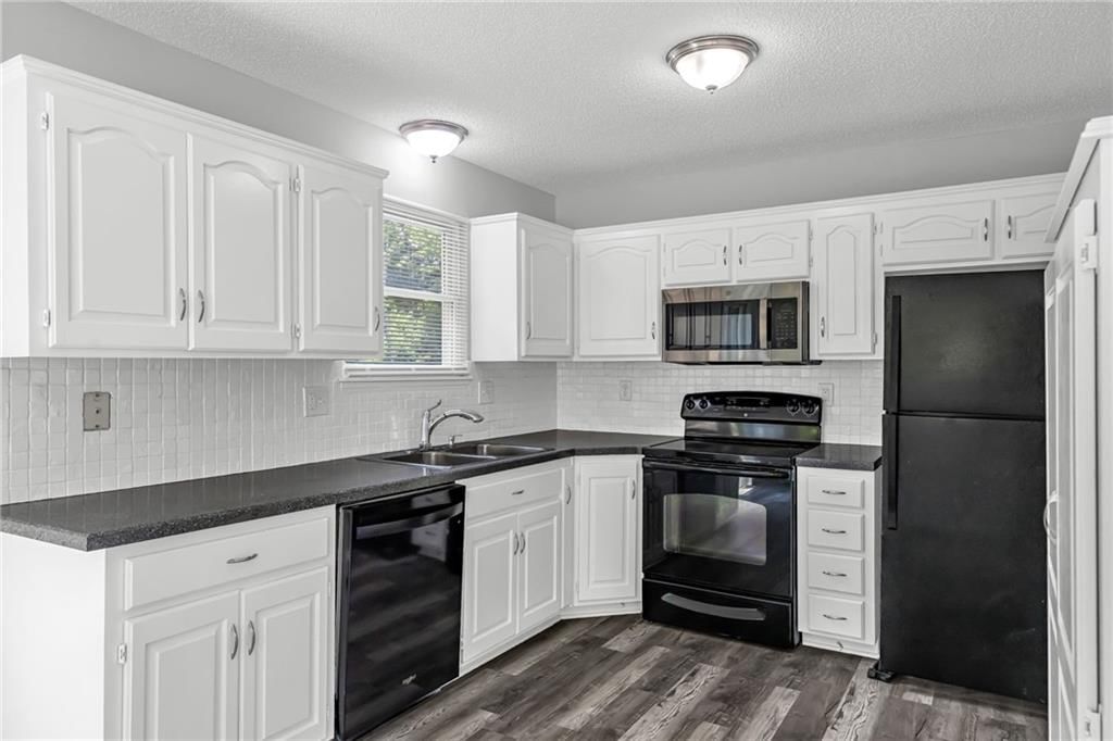 405 SE Onyx Circle — photo 8