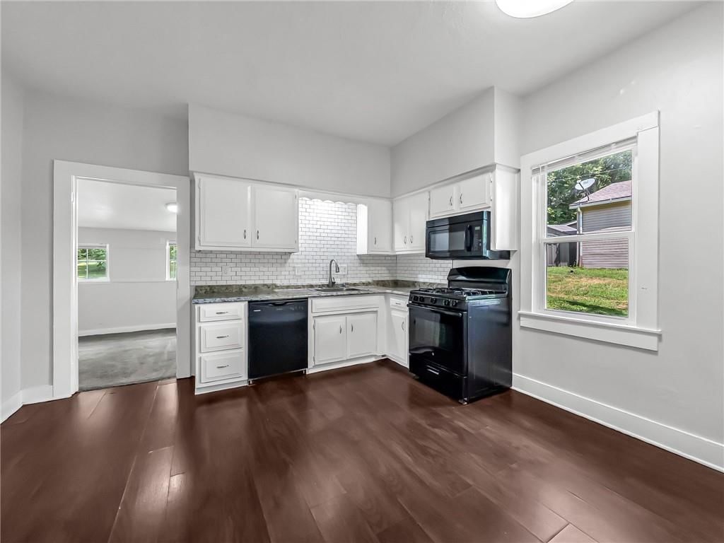 510 N Grover Street — photo 7