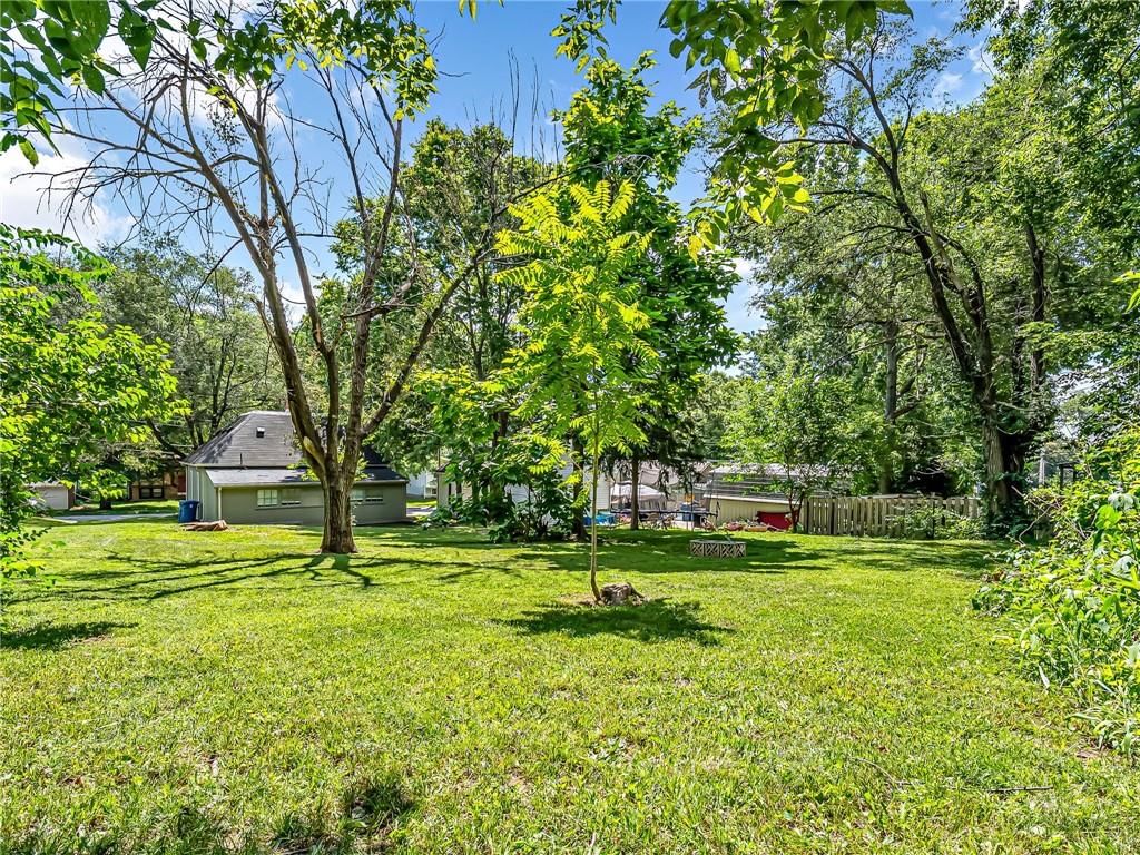510 N Grover Street — photo 17