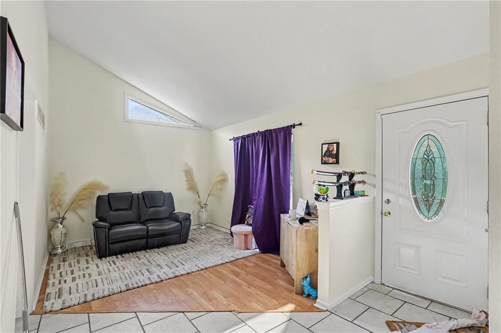 5604 NE 50th Street — photo 3