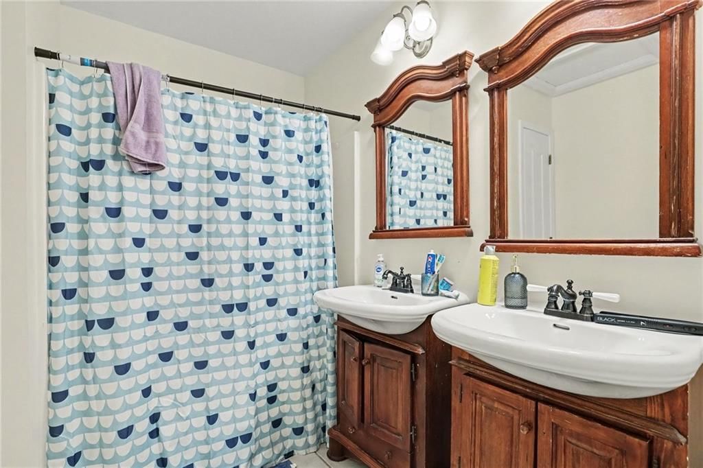 5604 NE 50th Street — photo 13