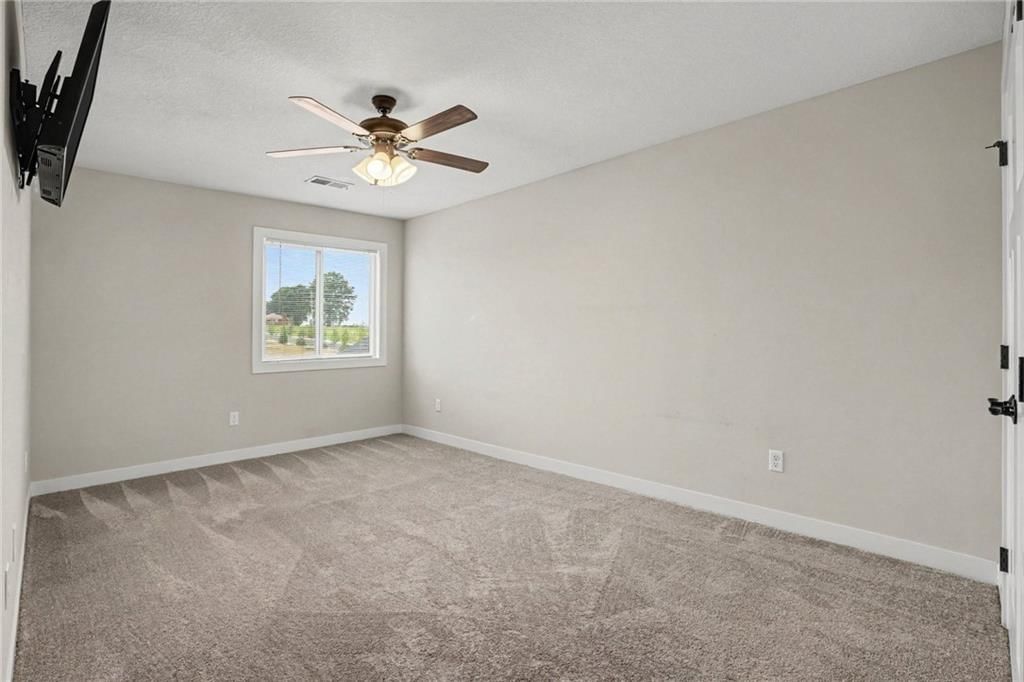 206 Walker Street — photo 15