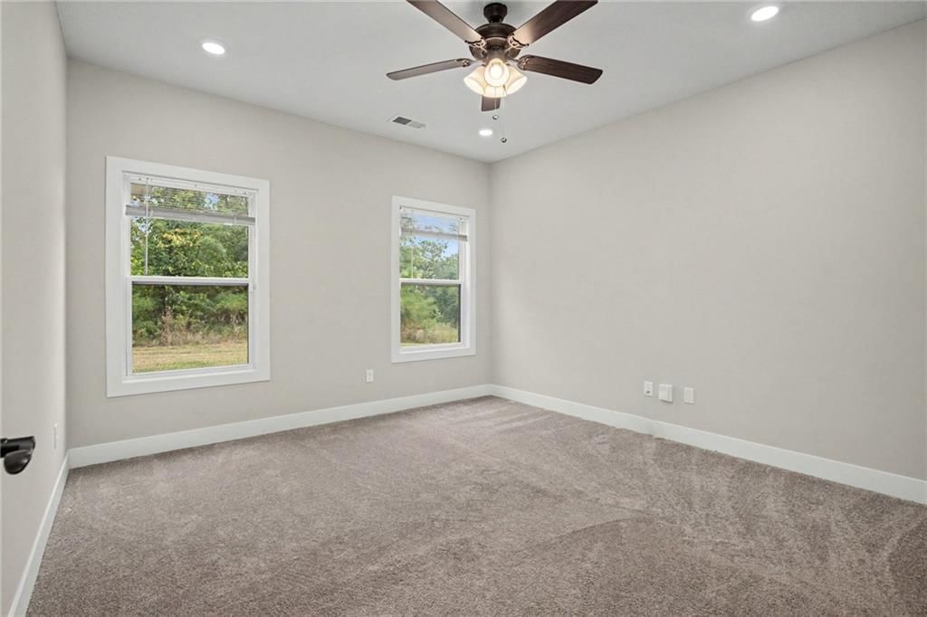 206 Walker Street — photo 21