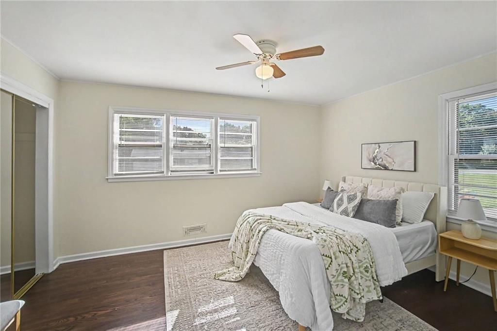 5816 Oxford Avenue — photo 8
