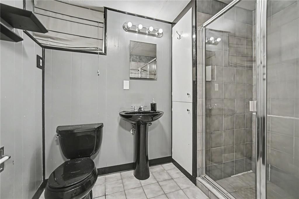 5816 Oxford Avenue — photo 12