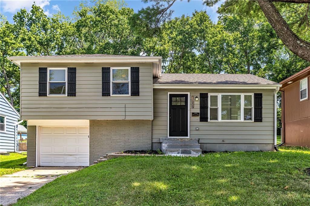 4807 N Wallace Avenue — photo 1